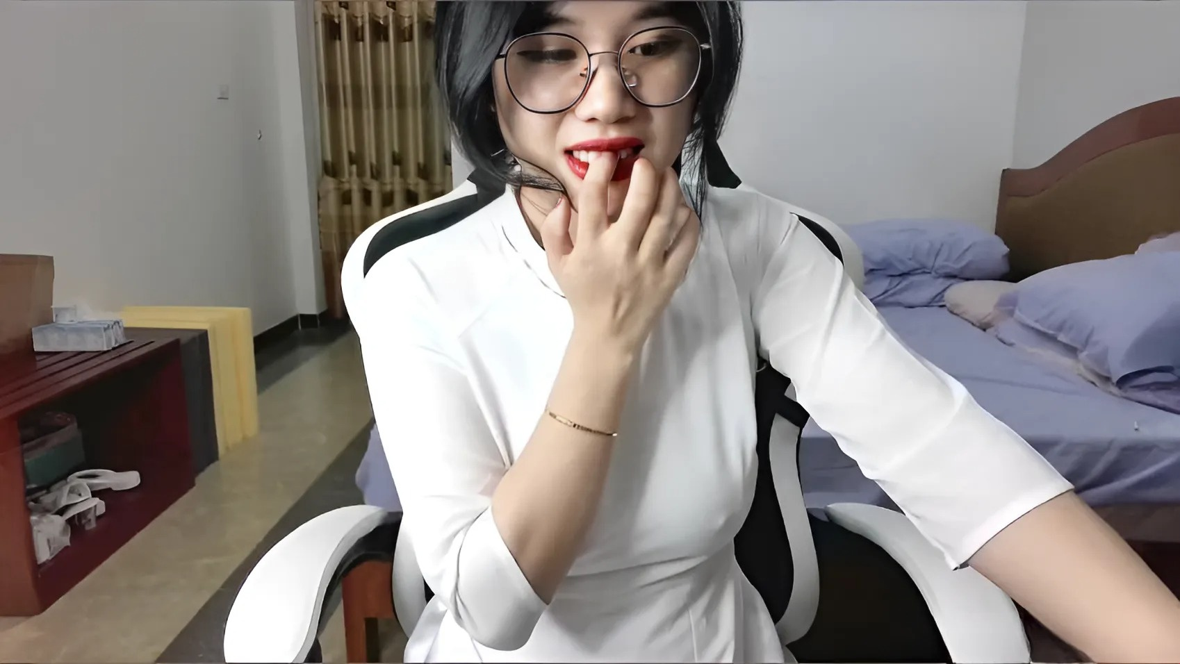 Em Anna Gấu dâm dục của anh em đây