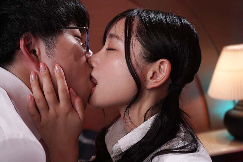 FSDSS-655 这个年轻人很幸运，被一个女孩教如何做爱