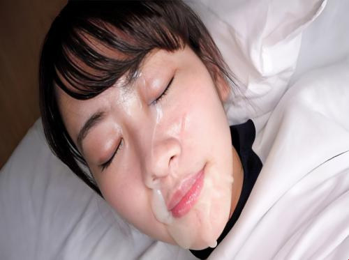 射液在一个好色女学生的脸上